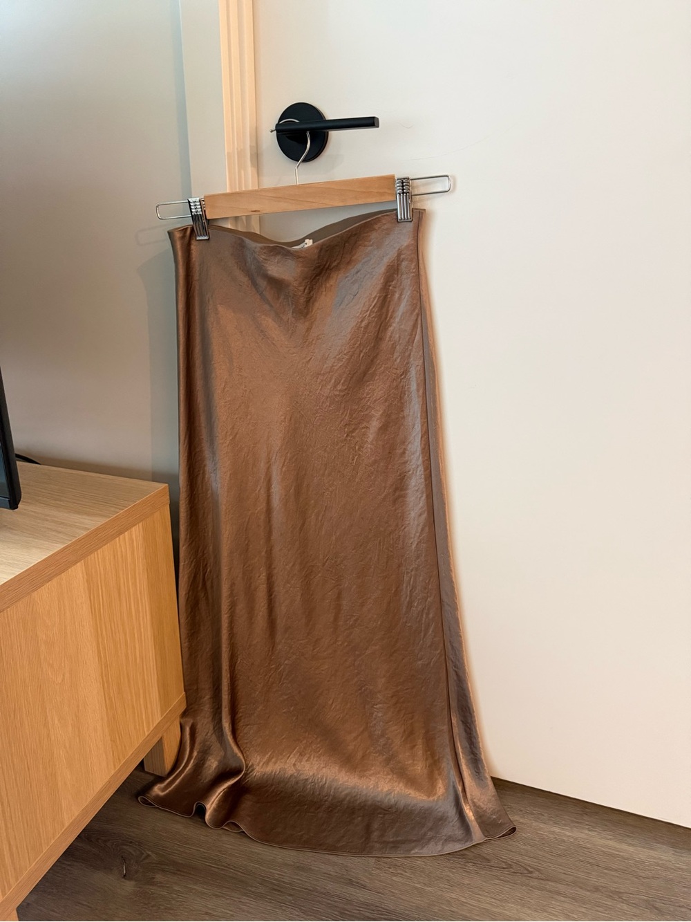 Aritzia Babaton Slip Satin Maxi Skirt - Picture 2 of 4